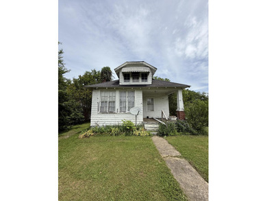 Kentucky River Home For Sale in Beattyville Kentucky