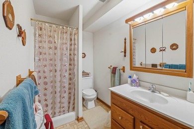 Opportunity to own a 5 bedroom/2 bath home on beautiful Green - photo 44