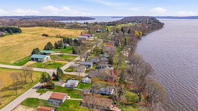 Opportunity to own a 5 bedroom/2 bath home on beautiful Green - photo 50