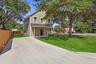 With 3 bedrooms, 2.5 baths, and a dedicated office, this - photo 3