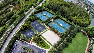 Welcome to this exceptional 5-bedroom, 2.5-bathroom residence in - photo 20