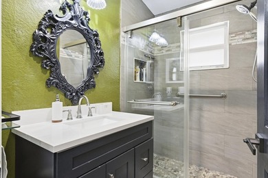 Wel maintained 3BR/2BA home with a 2 car garage in the gated - photo 20