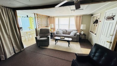 Charming Cottage with Dock Access & Stunning Views! Call Josh! - photo 12