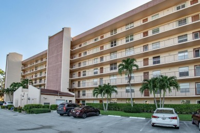 Lake Condo For Sale in Delray Beach, Florida