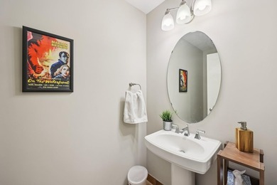 This Skyscape single-level end-unit condo offers the privacy and - photo 10