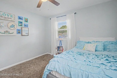 Conveniently located close to the beach, shopping, dining, and - photo 21
