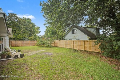 Conveniently located close to the beach, shopping, dining, and - photo 26