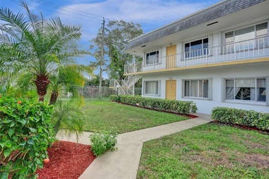 Lake Osborne Condo Sale Pending in Lake Worth Beach Florida