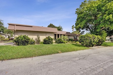 Welcome home to this beautifully maintained 3-bedroom, 3-bath - photo 3