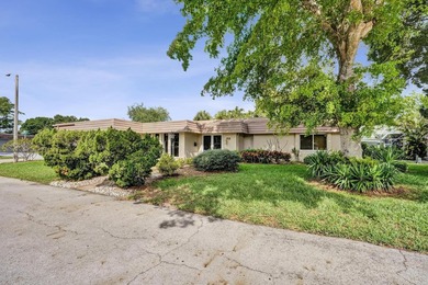 Welcome home to this beautifully maintained 3-bedroom, 3-bath - photo 4