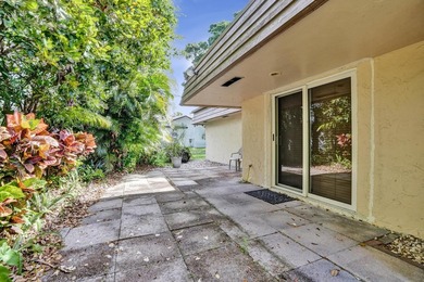 Welcome home to this beautifully maintained 3-bedroom, 3-bath - photo 6