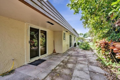 Welcome home to this beautifully maintained 3-bedroom, 3-bath - photo 8