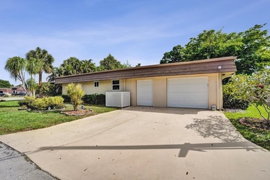 Welcome home to this beautifully maintained 3-bedroom, 3-bath - photo 9