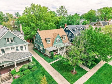 Prepare to be wowed! Homes like this don't come on the market - photo 11