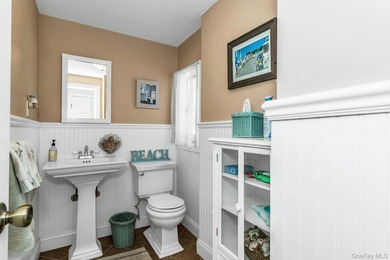 Welcome home to this beautiful Colonial in the highly - photo 16