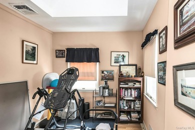 Welcome home to this beautiful Colonial in the highly - photo 21