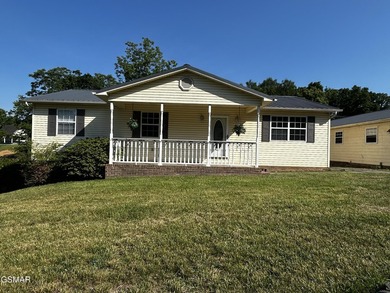 Walk to Historic downtown Dandridge from this 3-bedroom home - photo 1