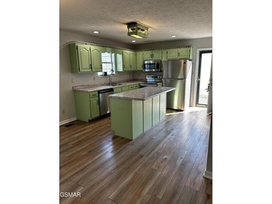 Walk to Historic downtown Dandridge from this 3-bedroom home - photo 6