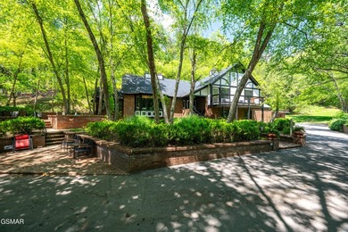 A Buyer's Dream Wrapped in Total Seclusion on ~26 Smoky Mountain - photo 7