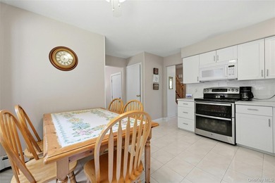Welcome to 19 Stimson Place, a charming Colonial nestled in the - photo 9