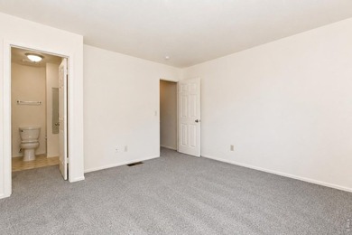 Fresh, stylish, and move-in ready! This end-unit townhome-style - photo 22
