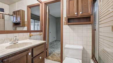 Bring your vision to beautiful Sand Lake. This year-round 4 - photo 24