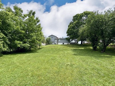 Welcome home to this spacious 5-bedroom, 2-bath property located - photo 5