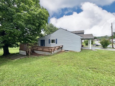 Welcome home to this spacious 5-bedroom, 2-bath property located - photo 10