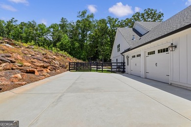 Welcome to an exceptional home in one of Newnan's most desirable - photo 8