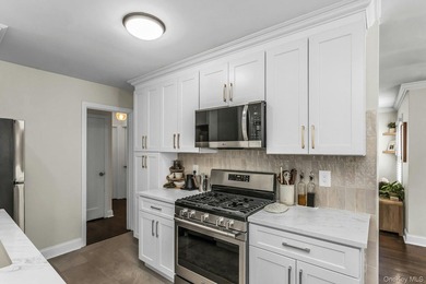 Welcome to this completely updated Cape in the Terrace area of - photo 10