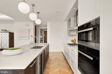 TWO-BEDROOM CORNER UNIT MODEL WITH BALCONY AVAILABLE! Welcome to - photo 8