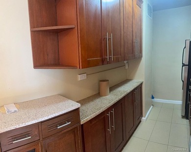 RARE FIND * UPDATED SUN DRENCHED L SHAPED STUDIO FEATURING * - photo 4