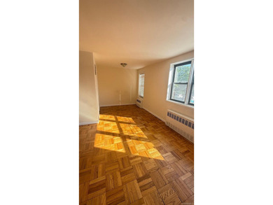 RARE FIND * UPDATED SUN DRENCHED L SHAPED STUDIO FEATURING * - photo 8