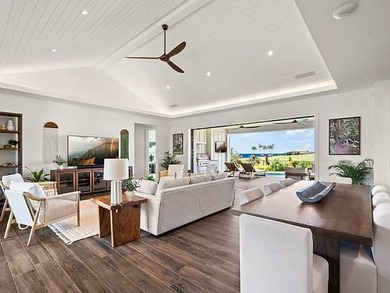 Located on a private cul-du-sac in the Kaimalino neighborhood of - photo 18