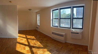 RARE FIND * UPDATED SUN DRENCHED L SHAPED STUDIO FEATURING * - photo 9