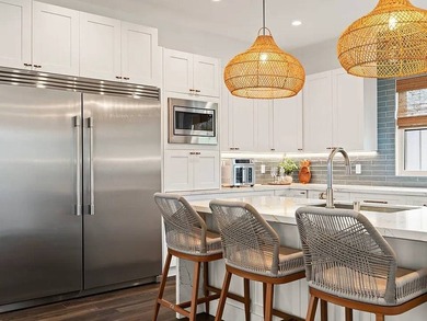 Located on a private cul-du-sac in the Kaimalino neighborhood of - photo 19