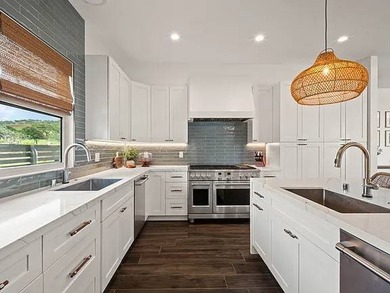 Located on a private cul-du-sac in the Kaimalino neighborhood of - photo 20