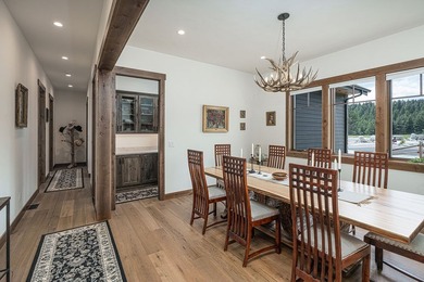 Built to perfection in 2024, this rare 6,000+ sq/ft mountain - photo 36