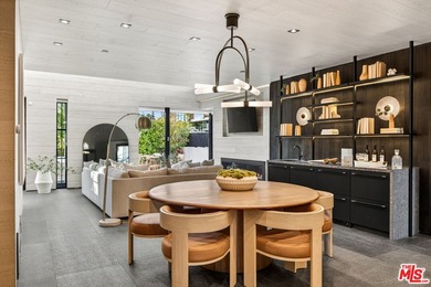 442 Sherman Canal is your own private world, floating between - photo 9