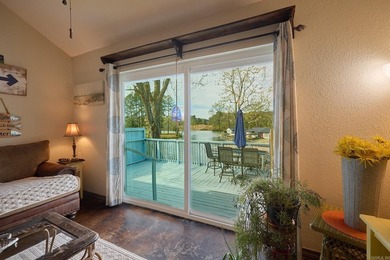 INVESTMENT PROPERTY? 3 RENTABLE UNITS! on Lake Hamilton! Welcome - photo 5