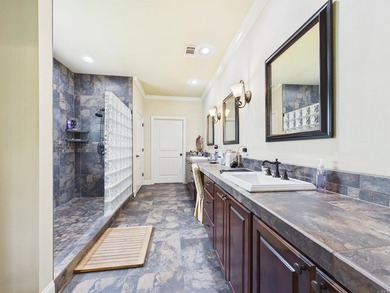 Beautiful 3 bed, 2 bath brick home on the golf course in The - photo 16