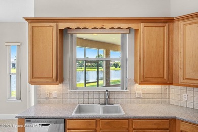 Meticulously maintained 3-bedroom, 2.5-bath home with a - photo 21