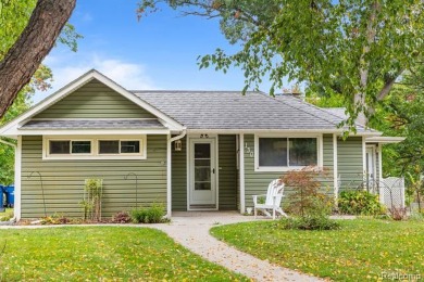 Oxbow Lake - Oakland County Home Sale Pending in White Lake Michigan