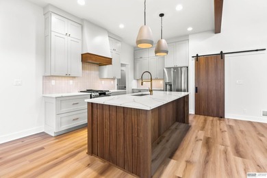 Wow! Sleek and modern 3 bed, 3 bath, 3 car ranch boasting 9 ft - photo 9