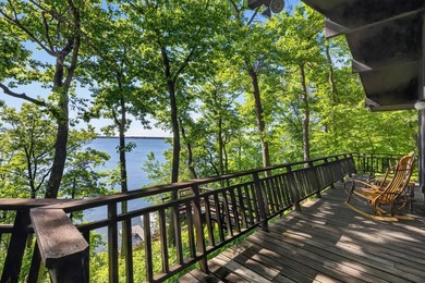 Welcome to your private getaway on beautiful Gull Lake! This - photo 12