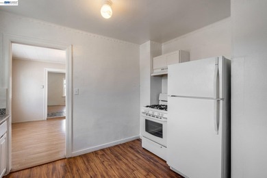 Great opportunity to own a versatile duplex with built-in rental - photo 14