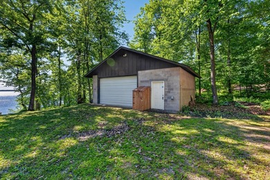 Welcome to your private getaway on beautiful Gull Lake! This - photo 15