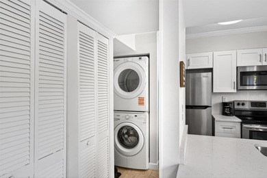 Welcome to this spacious 2-bedroom, 2.5-bath townhouse offering - photo 18