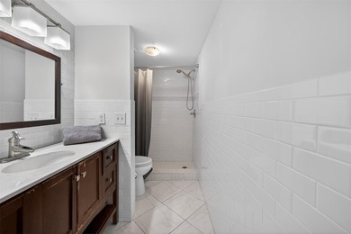 Welcome to this spacious 2-bedroom, 2.5-bath townhouse offering - photo 31