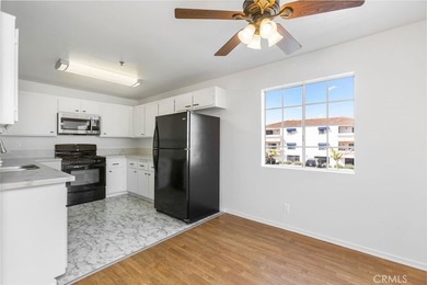 Rare offering! This beautifully maintained single-story 3 - photo 11